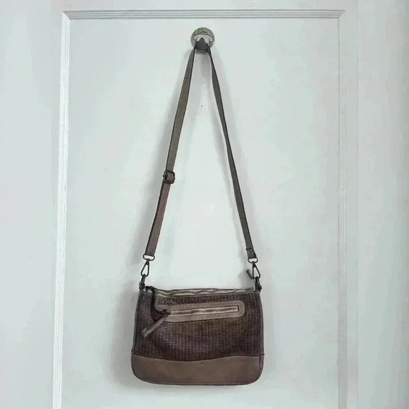 Sundance Perforated Leather Cross Over Zippered Leather Purse Italy $198 - Picture 5 of 6